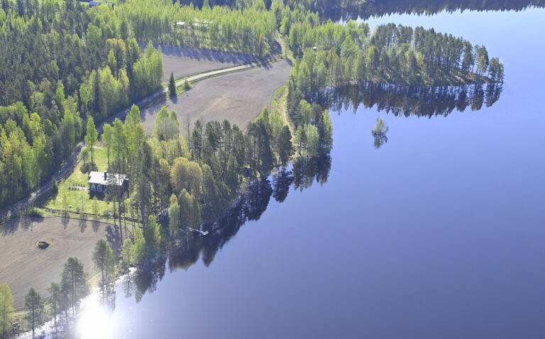 Peltotöitä ja kevään tulvat