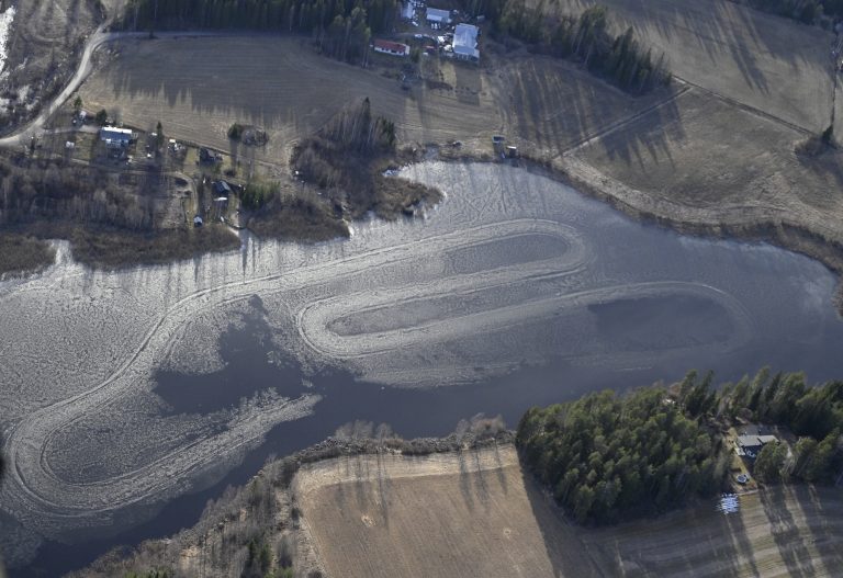 Järvien jäiden tilanteen kartoitusta 3.4.2026